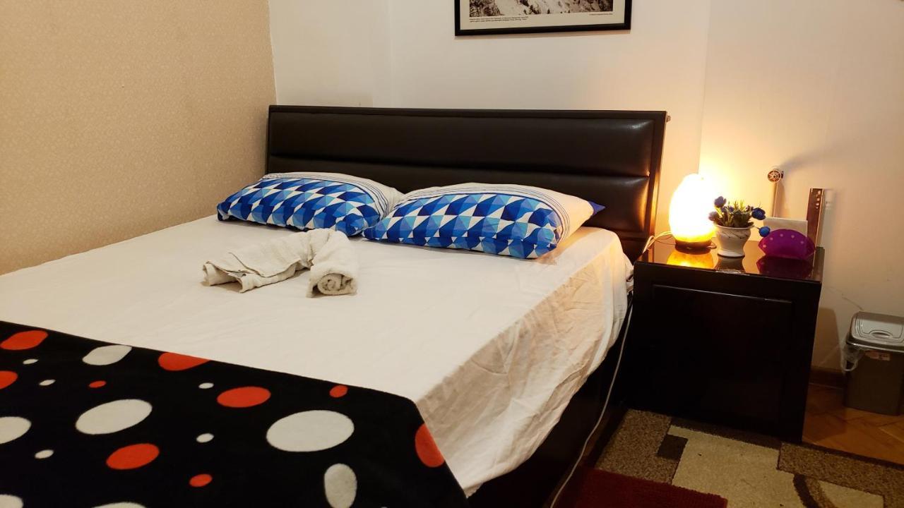 Taj Hostel Tbilisi ภายนอก รูปภาพ